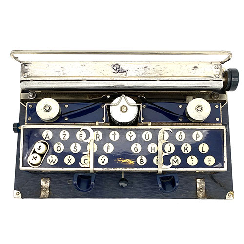 Pettypet typewriter